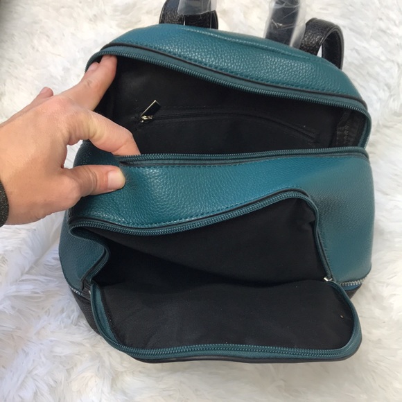Jessica Moore | Teal Pebbled Faux Leather Bag Set - Picture 9 of 11